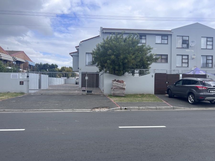 To Let 1 Bedroom Property for Rent in Table View Western Cape